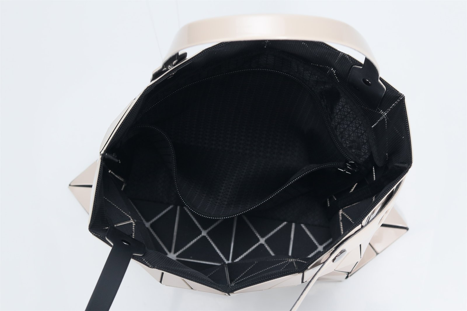 Customized Geometric Pattern Women's Handbag - Beige, Black Lines
